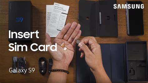 Insert or remove the SIM/SD card .